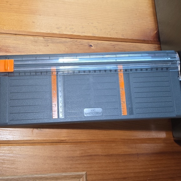 Fiskars Crafting Bundle - Picture 7 of 9